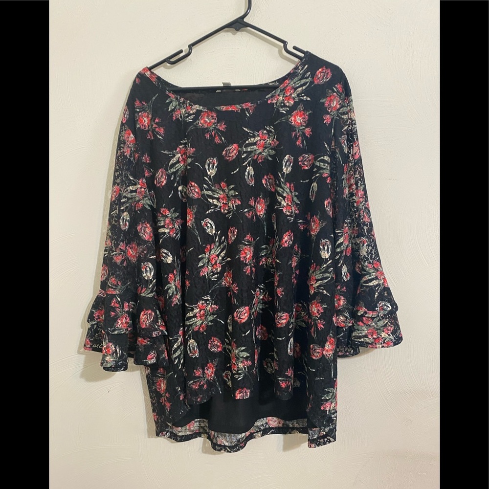 LAST CHANCE$$Cato’s black blouse with lace overlay
